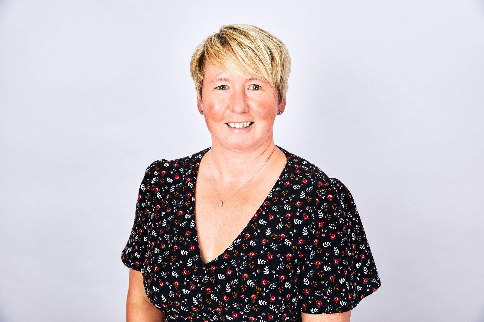 Photo of Yvonne Miles - pkb.co.uk